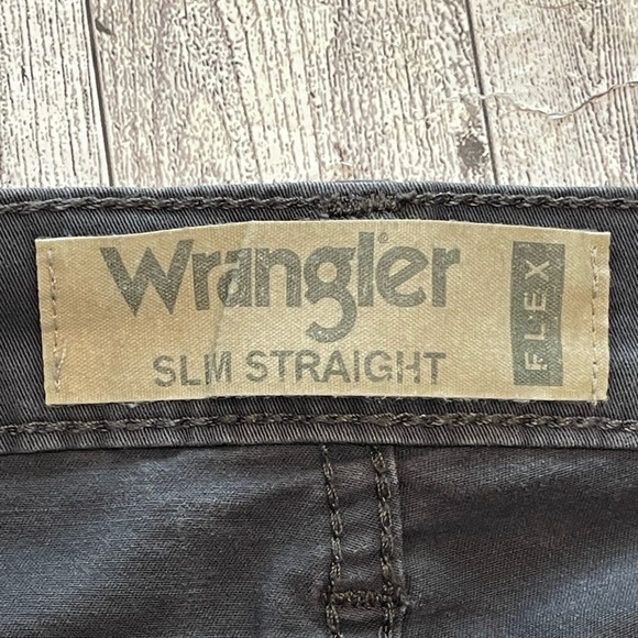 Wrangler Authentics Slim Fit Straight Leg Jeans - Picture 5 of 8